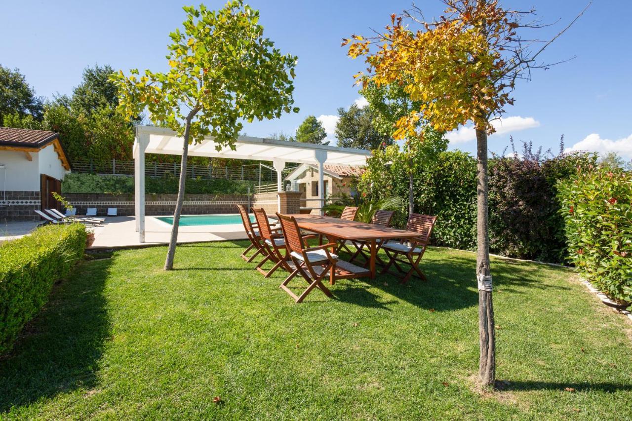 Villa Santoro Ai Tre Ulivi Con Piscina Privata Caiazzo エクステリア 写真